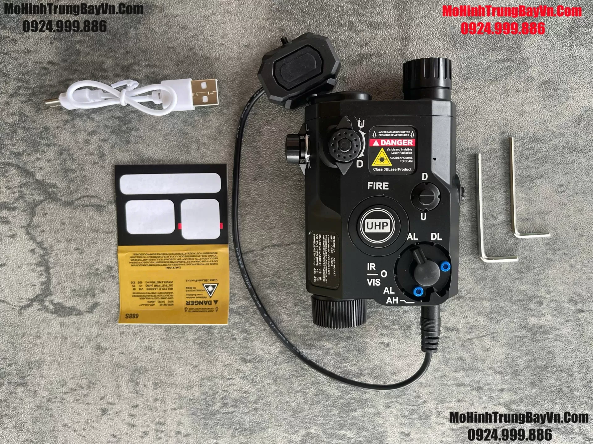 Phụ Kiện PEQ 3 Chức Năng Cao Cấp Đèn + Laser Xanh Hoặc Laser Đỏ  Kèm Công Tắc Điều Chỉnh Thông Minh